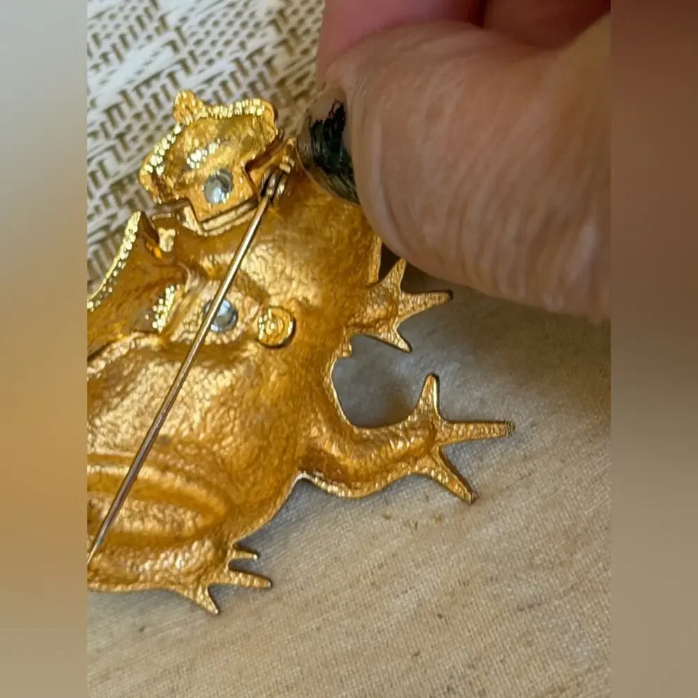 Vintage Gold Frog Prince Toad Brooch